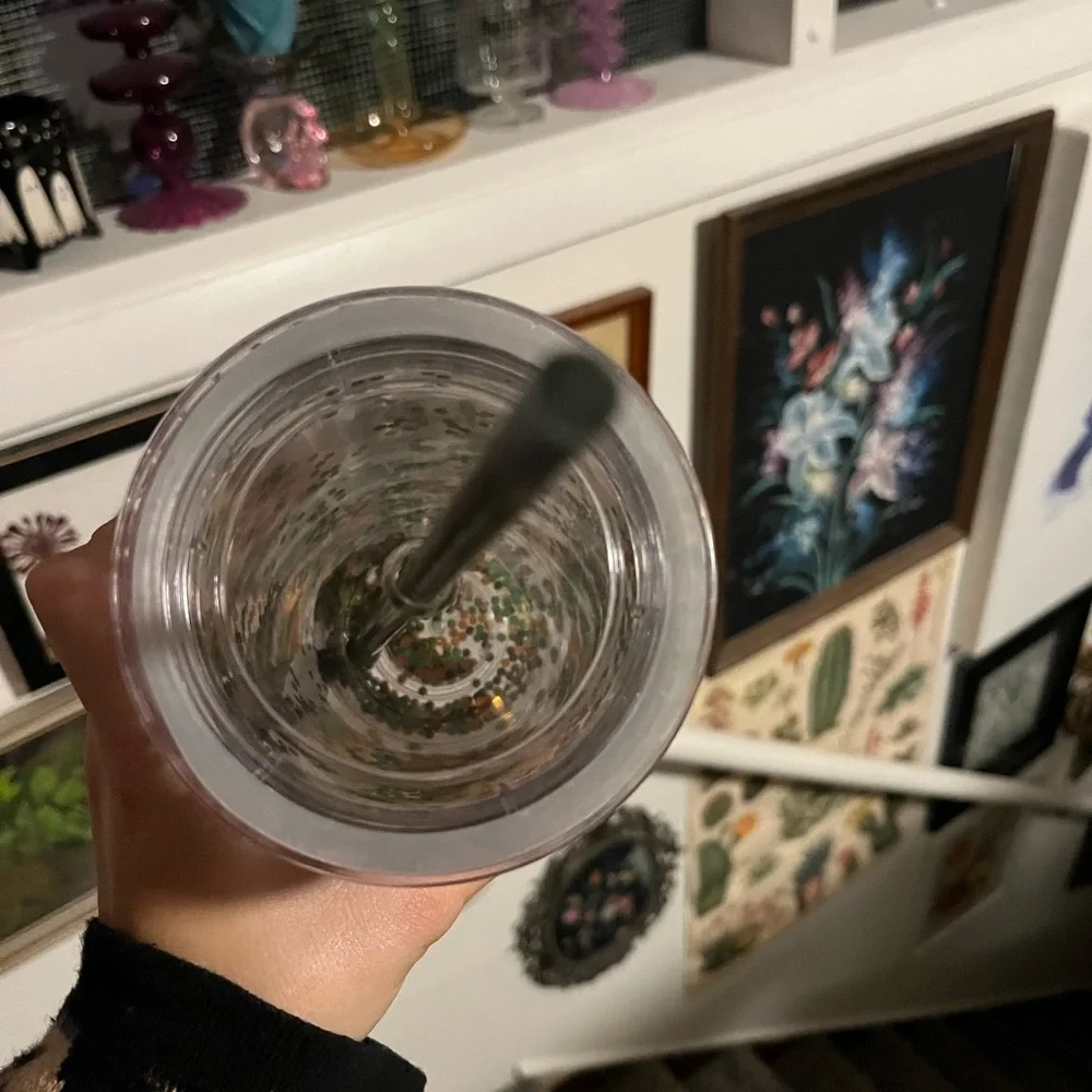 HALLOWEEN CREEP IT REAL SPARKLY PLASTIC DRINKING CUP WITH PLASTIC STRAW